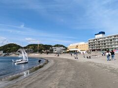 森戸海岸を散策、鑑賞。