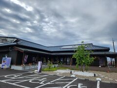 30分ほど走って、まずは紫ゆかりの館と紫式部公園に到着。
