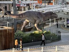 福井駅前の恐竜。ここの恐竜も動いていたような。日常の風景に恐竜がいるなんて面白い。
結局福井は3箇所しか回れませんでした。