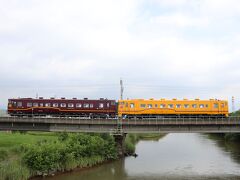 途中、道南いさりび鉄道が来そうだったので車を停めて一枚。

日用の朝でしたが2両編成と豪華な布陣。
個人的に色はあまり好きではありませんが、そう暢気なことも言っていられませんから撮れる時にしっかりと押さえておかないといけませんね・・・