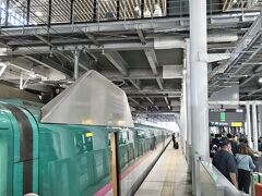途中の盛岡で秋田新幹線を切り離し「新函館北斗」に約22分遅れで到着☆
数分巻きました。笑