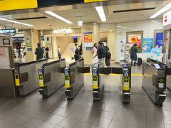　中部国際空港駅で、クレジットカードのタッチ決済で入場すると、自動改札機は通れなくて、名鉄名古屋駅では駅員さんがあるところを通らないといけませんでした。