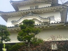 現存12天守の一つ、丸亀城。
天守としては小さめですが、やっぱり風格がありますね!