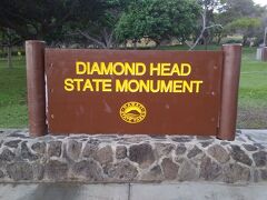 ダイヤモンドヘッドの記念碑