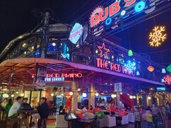 記念に、レッドピアノに寄って・・・