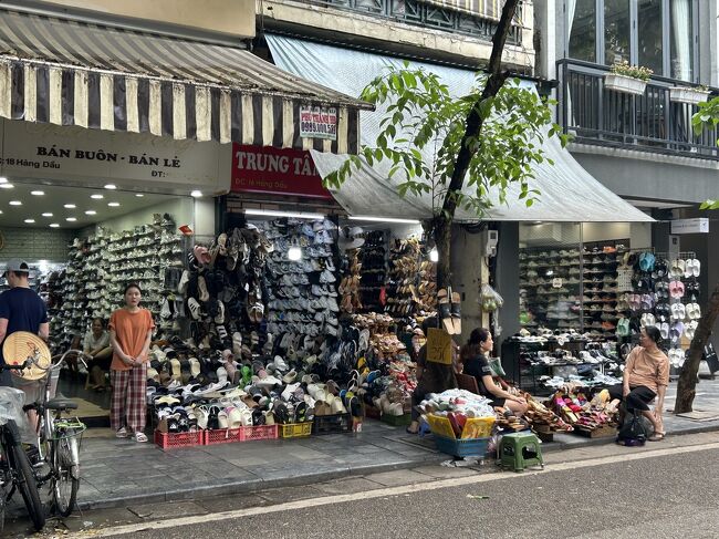 まずは靴やストリート。