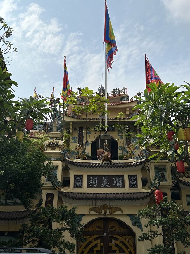 お寺のような建物。なんだろう