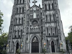 ハノイ大教会
ハノイはヨーロッパ文化の名残がある建物が多いですね。
