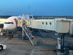 千歳空港には10分くらい遅れて到着。人手が少ないのか預入手荷物の出てくるのが遅い。一人でやってるのかなってくらいのペース。