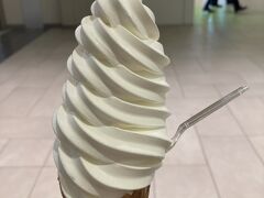 きのとやのソフトクリームを食べました。
430円。
一度食べてからはまりました。
大好きなソフトクリームです。