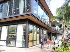 で、やってきたのはワイキキ・マーケット。