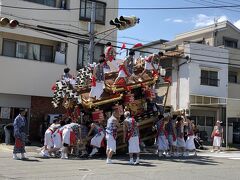 神戸酒心館の後は白鶴に移動します。その時にだんじりを見かけました。