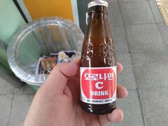 ソウル駅に到着して1号線に乗り換えます。
まずは韓国のオロナミンCを飲みます。
味は同じです。
