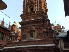 マハボーダ寺院。インド北方型と言われる形ですね。