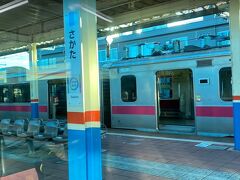 こちらの列車の終点、酒田へ到着。ここで新津行きへ乗り換えます。