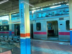 こちらの列車の終点、酒田へ到着。ここで新津行きへ乗り換えます。