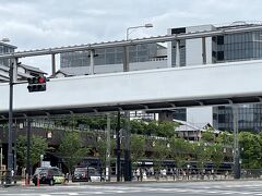 市場前駅からすぐのところに、豊洲 千客万来が見えてきました。