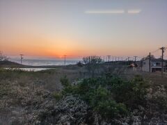 野辺地駅からの大湊線では陸奥湾越しにきれいな夕日を眺めることができました。