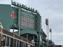 この日は残念ながら試合のない日だったので周りを散策。