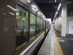 醒ヶ井駅からあと１駅で、14：17着予定だった
「米原駅」に16時過ぎ...や～～っと到着しました