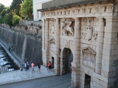 あ、これがザダルの有名な門
中央上が翼のある獅子像で、ヴェネツィア共和国の象徴なんですって