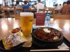 NRT → BNE （4/25）
【成田国際空港 T3】

EAT「ぼてぢゅう」
セットメニュー
1人3,400円の割引き

預け荷物があるため、バゲージドロップすることが必要。
前か後に済ませるかはカウンターの混み具合をみて、今回はカウンターに行く前に利用したが、店が混んでいたため、かなり待たされることに。

補足：ジェットスター、スクートは、飲み物が配られなかったので（ＬＣＣでもベトジェットエアは小さなミネラルウォーターが配布された）、念のため搭乗前に空のペットボトル持ち込みは必須。搭乗後に給水スポットがある空港もあるので。

＝＝＝＝＝＝＝＝＝＝＝＝＝
20:50発　NRT 東京 成田国際空港　T3
06:40着　BNE ブリスベン空港　I　
ジェットスター航空　JQ010　ボーイング 787-800
所要時間：8時間50分
＝＝＝＝＝＝＝＝＝＝＝＝＝