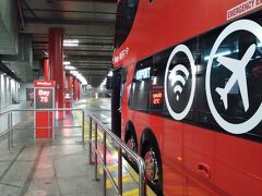 MEL→SYD（5/3）
＝＝＝＝＝＝＝＝＝＝＝＝＝
12:45発　MEL メルボルン空港　T4　
14:10着　SYD シドニー国際空港 　T2
ジェットスター航空　JQ514　エアバス A320
所要時間：1時間25分
＝＝＝＝＝＝＝＝＝＝＝＝＝
空港⇔市内　Skybus　ネット購入で往復40A＄（7.8A＄割引）　
事前購入は少し気が引けたが、割引率と乗車がスムーズだったので次回の旅行にもチェックしてみる価値あり。