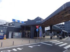 ということで、敦賀駅。市内に面した西口。
時刻は、まだ昼の２時過ぎです。

ここから、「敦賀」「北陸線」というキーワードで一度行ってみたかったところを巡ってみることにした。