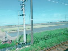 車窓からぼんやり眺める田園風景