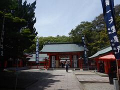 また10分歩いて熊野速玉大社に戻ってきました。
神倉神社まで10分とありますが、巨岩まではさらに15分くらいかかります。
（しかも結構な石段･･･足元はしっかりした靴を推奨）