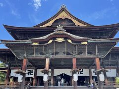 江戸時代には「一生に一度は善光寺参り」と言われ、多くの人が参拝に訪れたと言われています。私は2度目の参拝です。