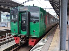 佐世保バーガーを食べた後は帰路につきます
博多まで1本で行けますが、あえて乗り換えをして九州の特急列車の乗り比べをしてみます
まずは特急みどりで早岐へ
佐世保(15:49)　→　早岐(16:01)