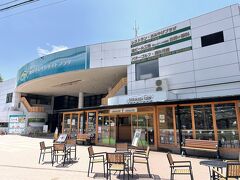 遊園地で1時間ほど遊んで「池の平レイクサイドプラザ」に移動します。今日は駐車場が無料なので車で行けますが、有料の時は歩くのかな？距離があるので大変そうですね。