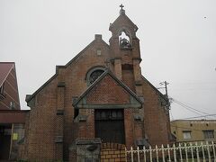 次に向かうは、弘前昇天協会です。

この教会は、イギリス国教会の伝統を引く日本聖公会東北教区に属するプロテスタント系の教会で、明治29年に伝道の講義所として設けられました。