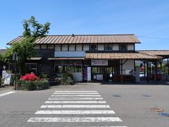 長野電鉄屋代線の旧松代駅は映画に出てきそうな佇まい