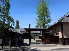 旧白井家表門の斜め前にあるのが松代藩の藩校であった文武学校。こちらも共通券の対象です
