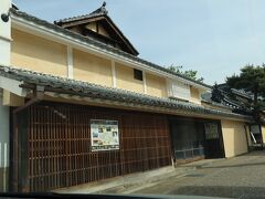 寺町商家は江戸時代末期から質屋を営んできた商家である金箱家の住宅です。武家屋敷とは違い豪華な造りです