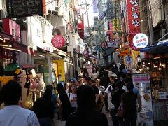 お腹いっぱいになったので弘大エリアを散策