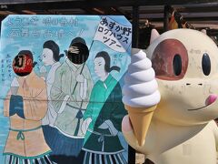 　石舞台古墳に移動しました。高松塚古墳で遠足に出かける飛鳥美人の姿を見ましたが、ここまで歩いてきたんですね。古代の人は健脚です。