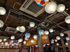 沖縄風の店内