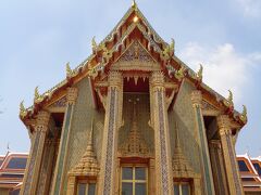バンコクに来るのは、これが4回目になる。
有名どころの寺院は、大体観て回った。
まだ行ったことがない寺院に行こうと、ここを選んだ。

