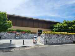 続きまして、嵯峨嵐山文華館。
こちらも同じ美人画コレクションの第一会場。
順番としてはこちらに先に来るのが正解だったのかも。

