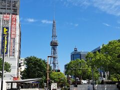 遠くに「中部電力 ＭＩＲＡＩ ＴＯＷＥＲ」。