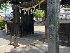 途中松本神社でお参り
