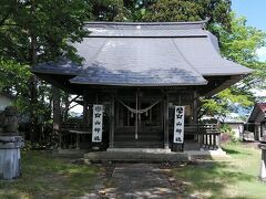 南長井駅から5分くらい歩くと歩くと白山神社があります