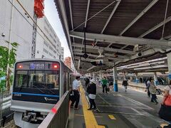 藤沢駅から小田急江ノ島線で移動。片瀬江ノ島駅に到着。