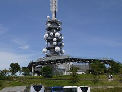 「日本平夢テラス」
日本平山頂にある施設で、隈研吾設計事務所デザインの建物です