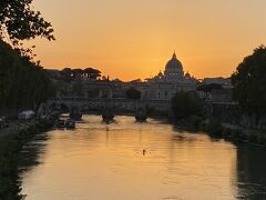 「ウンベルト一世橋」
からの夕焼け