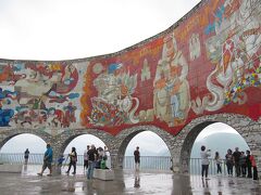 展望台
2回目の休憩
帝政ロシアがジョージアを保護国化200周年の1983年にロシアが建造したロシアージョージア友好記念塔