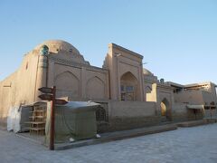 ９時過ぎだからもう少し観光客いるだろうと思ったけどほとんどいない。
オフシーズンだから？